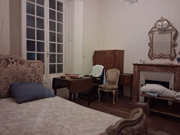 Bel hôtel particulier à vendre, centre-ville de Rennes, 250m² hab, 10 pièces, 8 chbres, garage.