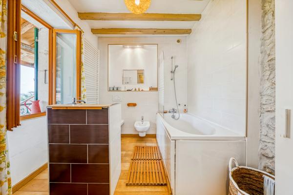 Maison à vendre 10 pièces GEX (01)