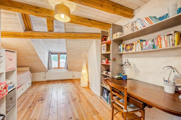 Maison à vendre 10 pièces GEX (01)