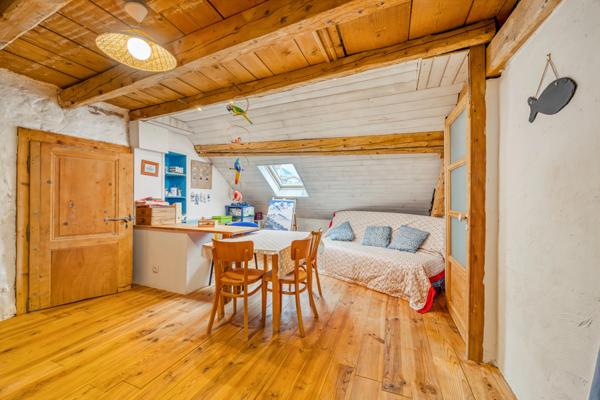 Maison à vendre 10 pièces GEX (01)