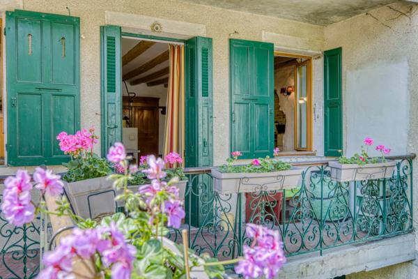 Maison à vendre 10 pièces GEX (01)