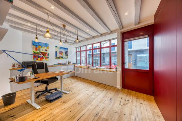 Maison à vendre 10 pièces GEX (01)