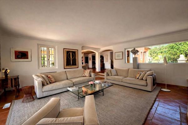 2 maisons, 6 chambres à 5 mn de Saint Tropez.