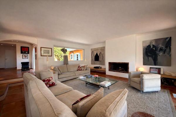 2 maisons, 6 chambres à 5 mn de Saint Tropez.