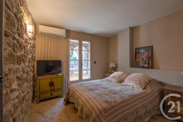 Maison à vendre  11 pièces - 272,68 m2 STE MAXIME - 83