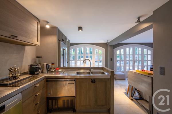 Maison à vendre  11 pièces - 272,68 m2 STE MAXIME - 83