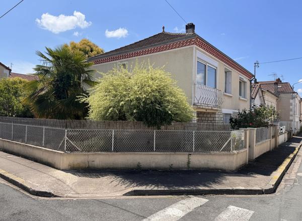 A VENDRE MAISON AVEC JARDIN  ENTIEREMENT RENOVEE  INTERIEUREMENT