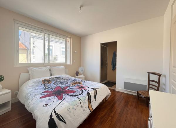 A VENDRE MAISON AVEC JARDIN  ENTIEREMENT RENOVEE  INTERIEUREMENT