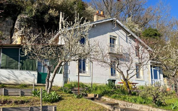 Maison à vendre    6 pièces •  Trélissac