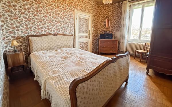 Maison à vendre    6 pièces •  Trélissac