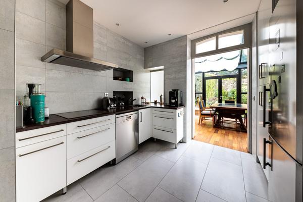 Acheter Maison 10 pièces - 250 m²