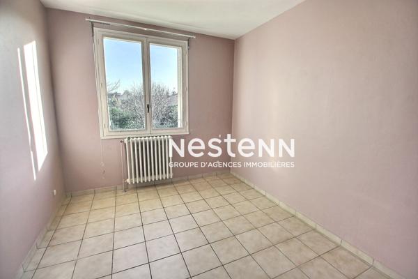 SAINT-FONS - MAISON INDIVIDUELLE - JARDIN - GARAGE - SECTEUR CLOCHETTE - PROCHE ECOLE -TRAMWAYS