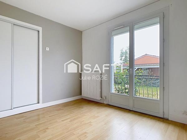 À Castelnau, maison de 120 m², 4 ch, garage et sous-sol.