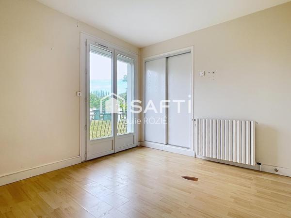À Castelnau, maison de 120 m², 4 ch, garage et sous-sol.