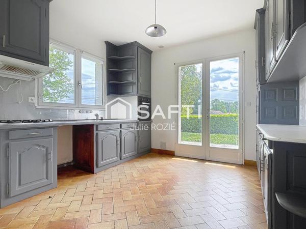 À Castelnau, maison de 120 m², 4 ch, garage et sous-sol.