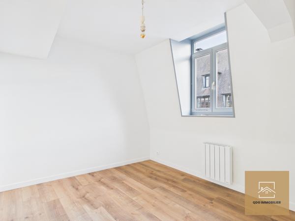 LILLE CENTRE – À 1 MINUTE À PIED DE LA GRAND-PLACE – DUPLEX 3 CHAMBRES – DERNIER ÉTAGE – 118 M² CARREZ