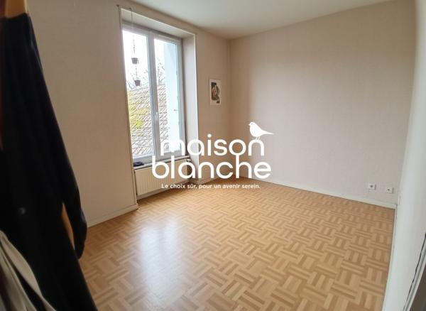 Appartement T4 - VASLES