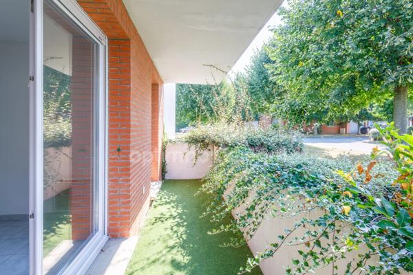 Proximité de Honfleur - Appartement de plain pied T3 avec terrasse - 65.25 m2 - 2 places de parking - Résidence avec Piscine, tennis et pétanque