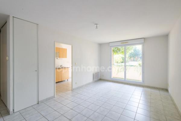 Proximité de Honfleur - Appartement de plain pied T3 avec terrasse - 65.25 m2 - 2 places de parking - Résidence avec Piscine, tennis et pétanque