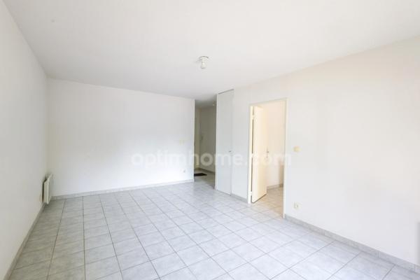 Proximité de Honfleur - Appartement de plain pied T3 avec terrasse - 65.25 m2 - 2 places de parking - Résidence avec Piscine, tennis et pétanque