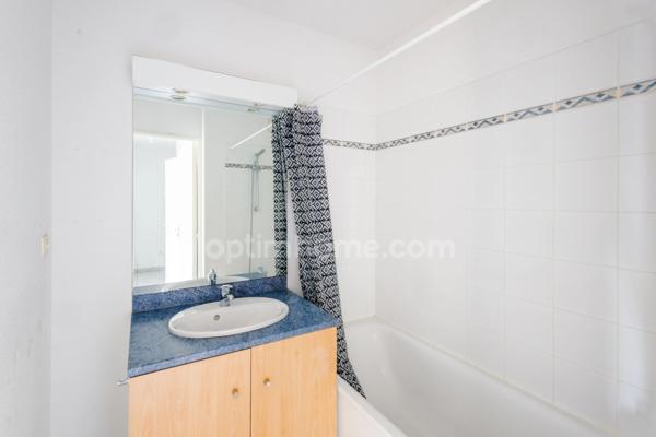 Proximité de Honfleur - Appartement de plain pied T3 avec terrasse - 65.25 m2 - 2 places de parking - Résidence avec Piscine, tennis et pétanque