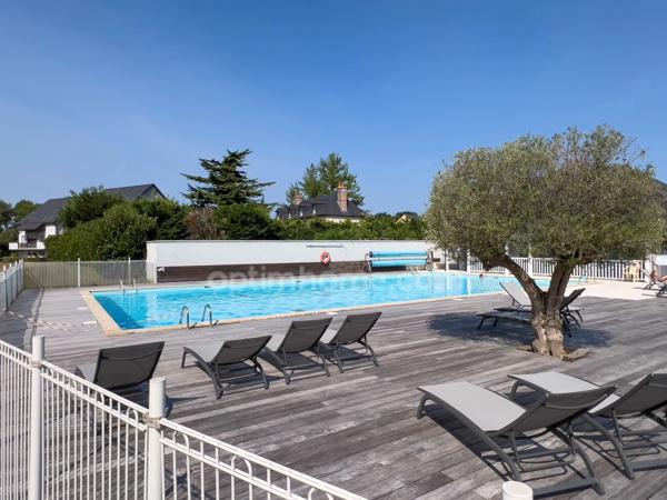 Proximité de Honfleur - Appartement de plain pied T3 avec terrasse - 65.25 m2 - 2 places de parking - Résidence avec Piscine, tennis et pétanque