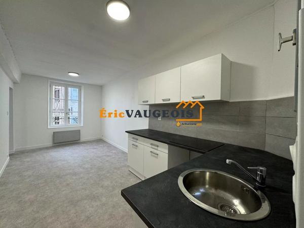 Location                                                      Appartement
                        
                     3 pièces                      50 m2                     à Coulommiers