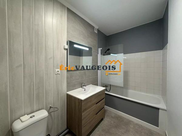 Location                                                      Appartement
                        
                     3 pièces                      50 m2                     à Coulommiers