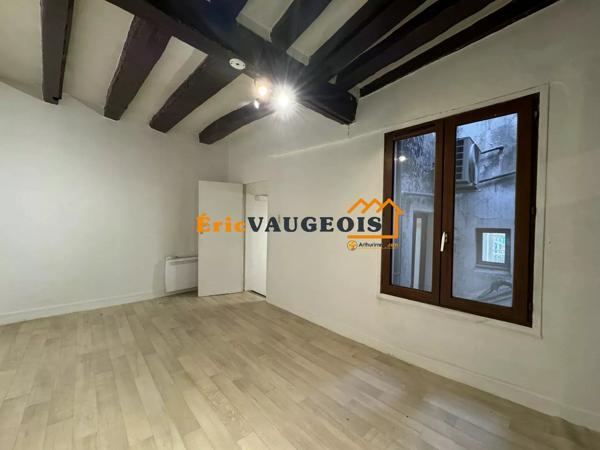Location                                                      Appartement
                        
                     3 pièces                      50 m2                     à Coulommiers