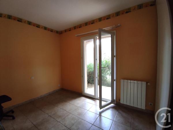 Maison à vendre  6 pièces - 126,50 m2 ST GENIS DES FONTAINES - 66