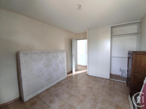 Maison à vendre  6 pièces - 126,50 m2 ST GENIS DES FONTAINES - 66