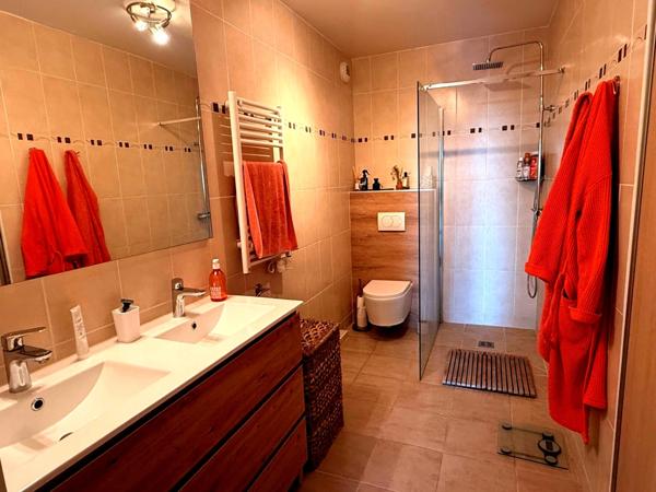 EXCLUSIVITÉ – Appartement 3 pièces à vendre à Antibes quartier Combes, vue mer, terrasses, garage, tout à pied