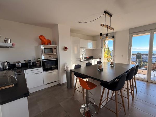 EXCLUSIVITÉ – Appartement 3 pièces à vendre à Antibes quartier Combes, vue mer, terrasses, garage, tout à pied