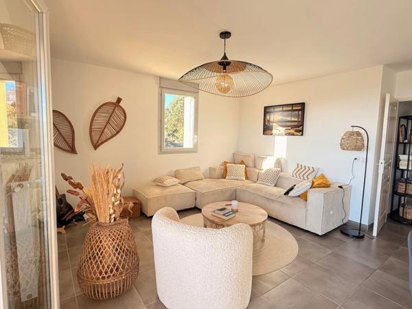 EXCLUSIVITÉ – Appartement 3 pièces à vendre à Antibes quartier Combes, vue mer, terrasses, garage, tout à pied