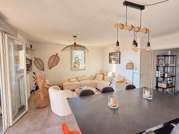 EXCLUSIVITÉ – Appartement 3 pièces à vendre à Antibes quartier Combes, vue mer, terrasses, garage, tout à pied