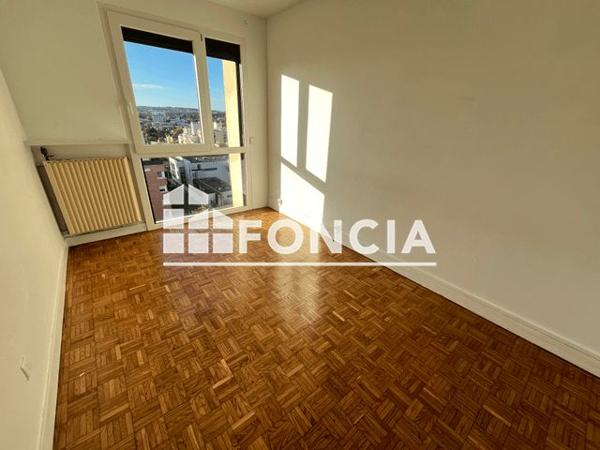 Location Appartement 3 pièces 62.5 m² - 9 RUE DES FRERES LUMIERE Fresnes 94260