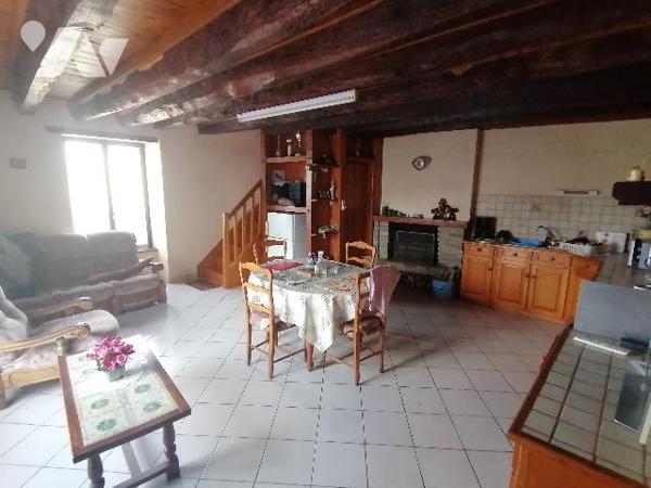 Maison avec vie de plain-pied dans le centre de Saint-James, 2 chambres
Actuellement loué 442€