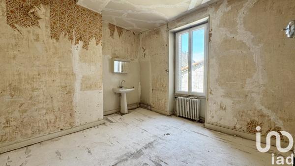 Maison de ville 6 pièces de 244 m² à Mirebeau (86110)