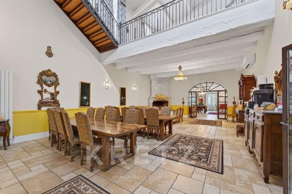 Château restauré avec 25ha de vignes
