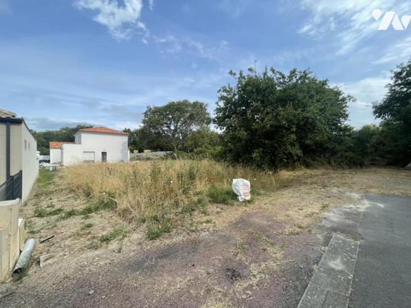 A VENDRE - LA BERNERIE-EN-RETZ - Un terrain à batir d'env 4 376m² dont 503m² en zone constructible.