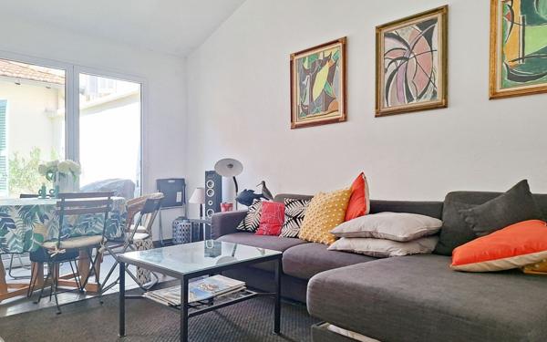 Appartement à vendre    3 pièces • 61 m2 Cannes