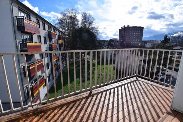 Appartement à rénover à vendre à Grenoble en Isère (38000), ref : 38161-8/26