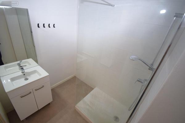 Appartement à rénover à vendre à Grenoble en Isère (38000), ref : 38161-8/26