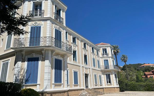 Appartement à vendre    2 pièces • 26 m2 La Seyne-sur-Mer