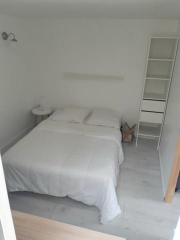 Appartement
                                                                                                                                                                                                                                                                                                                        2 pièce(s)                                                                                                                                                                                                          1 chambre(s)                                                                                                                                                                                                          24  m²