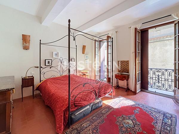 SIGEAN - MAISON DE VILLAGE TYPE 5 DE CARACTÈRE DE 125 M2