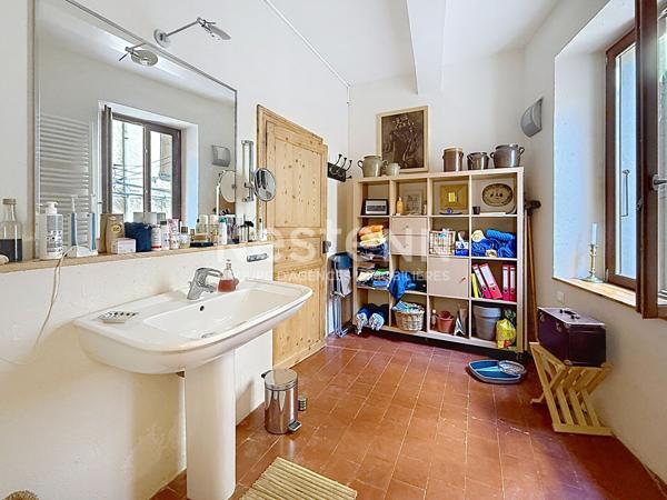 SIGEAN - MAISON DE VILLAGE TYPE 5 DE CARACTÈRE DE 125 M2
