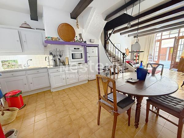 SIGEAN - MAISON DE VILLAGE TYPE 5 DE CARACTÈRE DE 125 M2