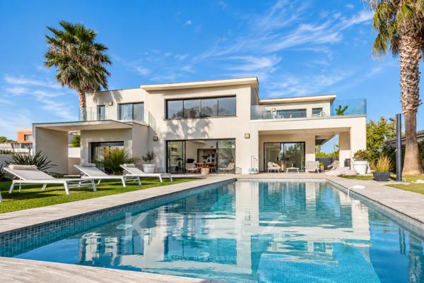 Villa d'architecte en bord de mer