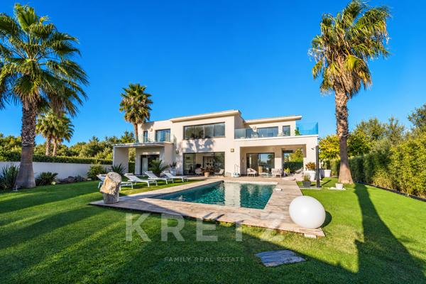 Villa d'architecte en bord de mer